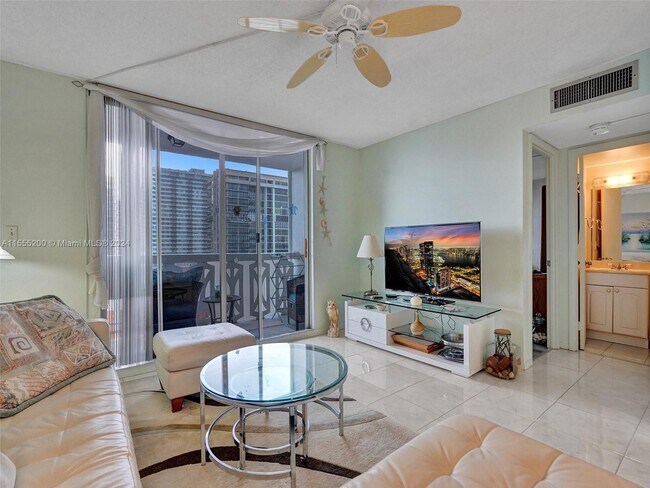 Foto del edificio - 3113 S Ocean Dr