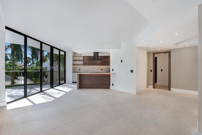 Foto del edificio - 3610 Yacht Club Dr
