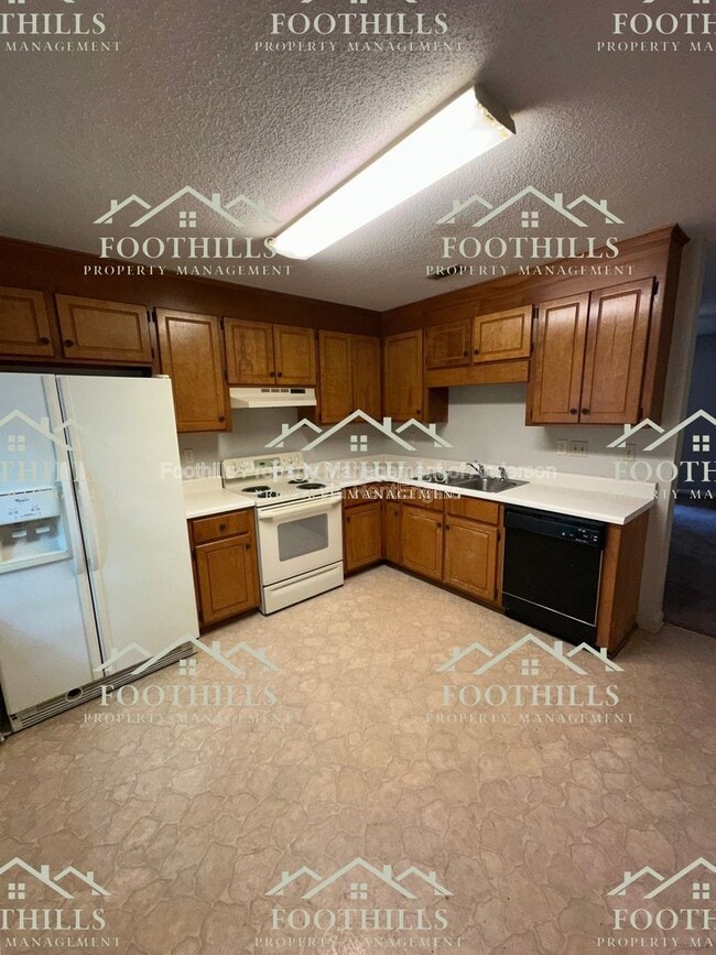 Building Photo - 119 Woodland Dr