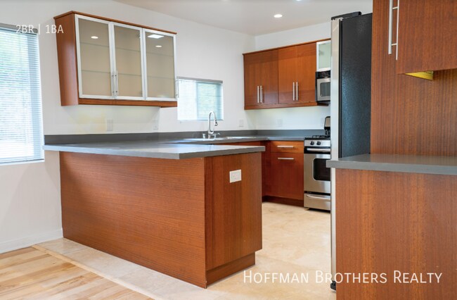 Foto del edificio - 1117 Cochran Ave