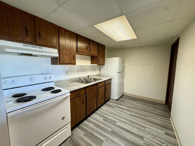 Building Photo - 2406 Marquette Rd