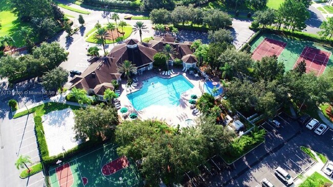 8121 Fan Palm Way photo'