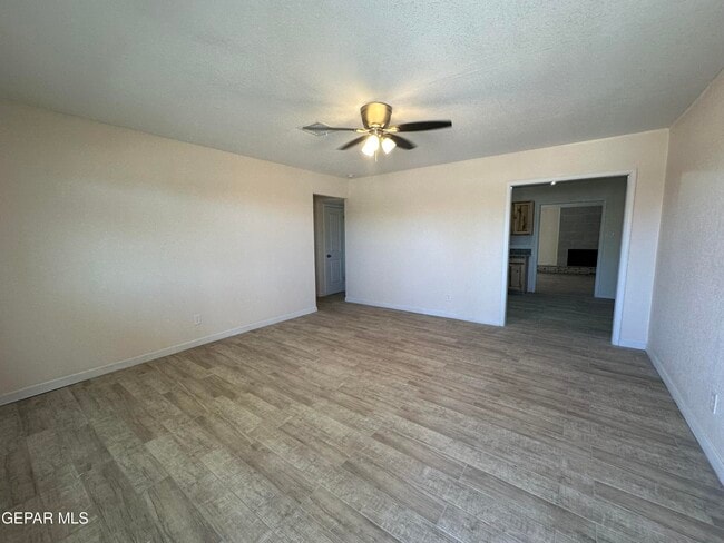 Building Photo - 9311 Vicksburg Dr