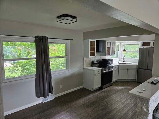 Foto del edificio - 6130 W Fairmount Ave