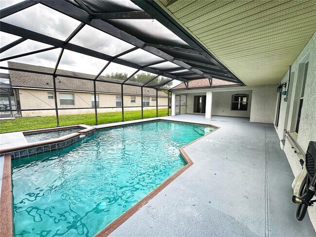 Foto del edificio - 16016 Blossom Hill Loop