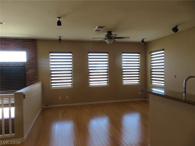 Foto del edificio - 9342 Autumn View Ave