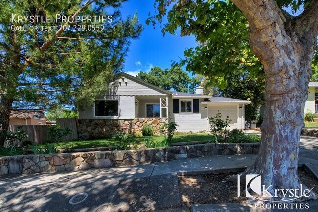 Building Photo - Adorable East Vallejo home with large back...
