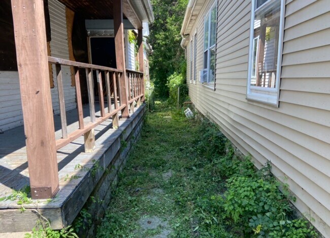 Foto del edificio - Investment Special! - $290 Month / $600 Down