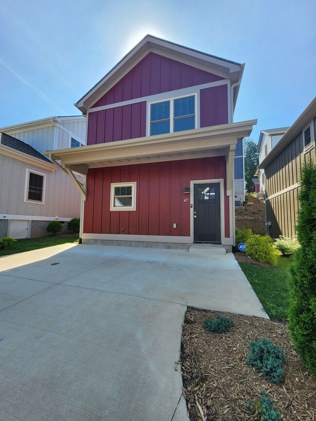 Building Photo - RENT SPECIAL!!!!!  Weaverville Rental