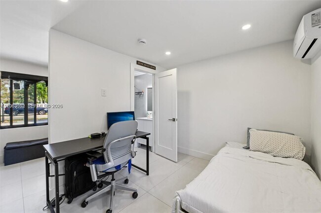 Foto del edificio - 5152 SW 6th St