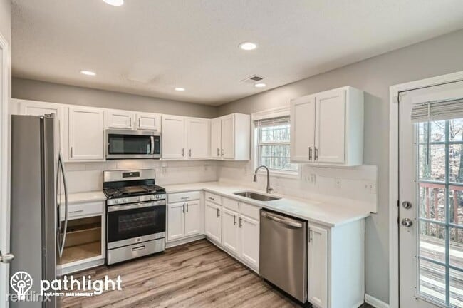 Building Photo - 3 br, 2.5 bath House - 42 Greystone Ridge ...