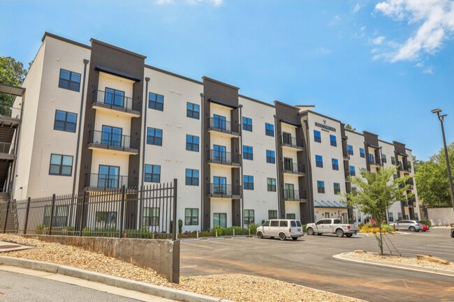 Building Photo - 1221 S Indian Creek Dr