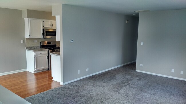 Building Photo - 1337 Lowell Dr