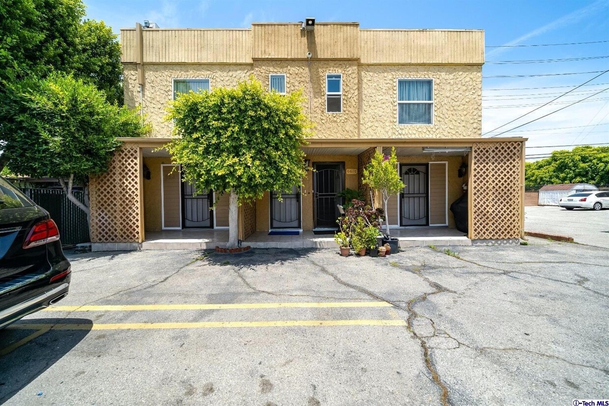 663 Ivy St Unit 1/2, Glendale, CA 91204 Apartment for Rent in Glendale, CA