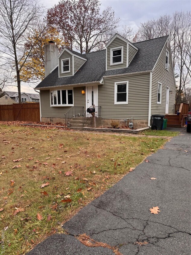 Foto principal - 57 Swannekin Rd