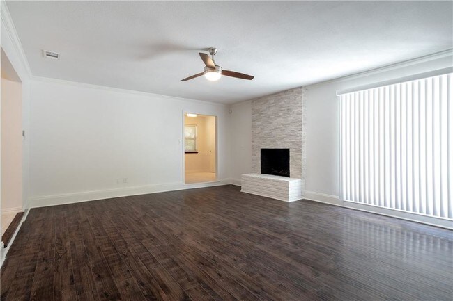 Building Photo - 2728 Chadwick Dr