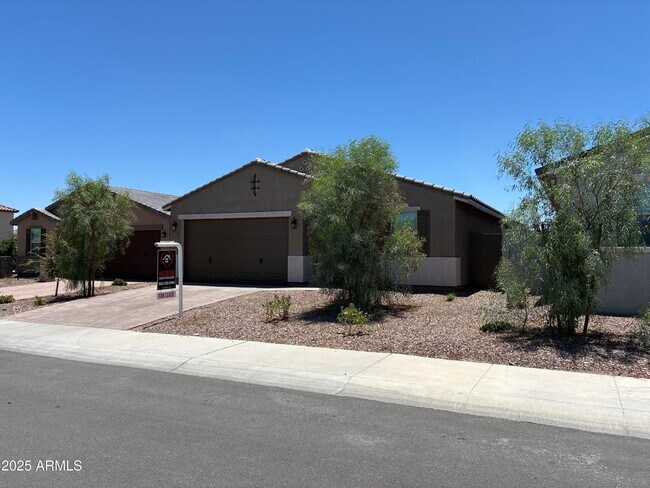Building Photo - 19913 W Palo Verde Dr