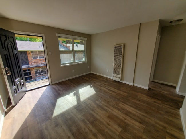 Photo - 605 E McLemore Ave Apartment