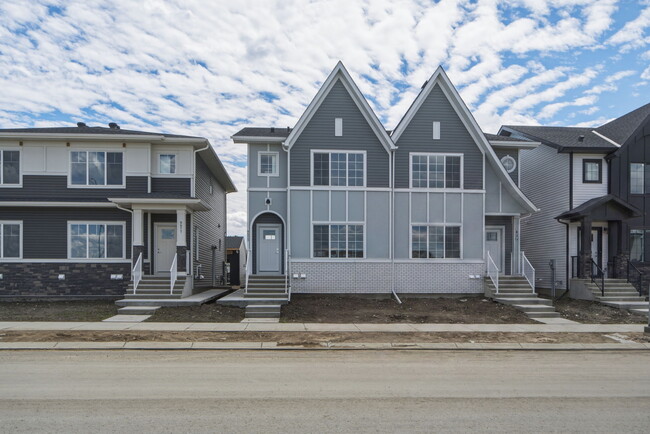 Building Photo - 9973 Huxbury Dr NE