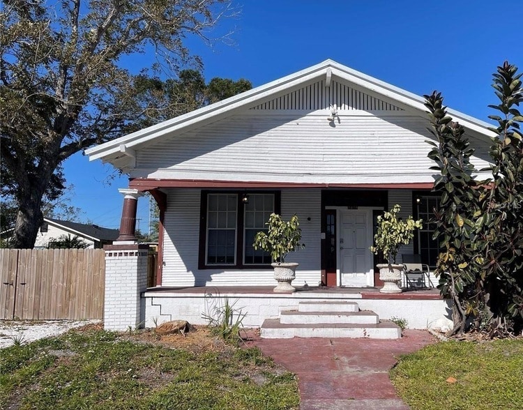 Primary Photo - 2418 E 9th Ave