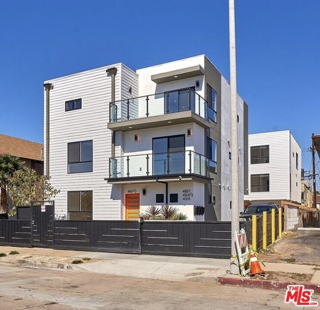 Building Photo - 4507 Lomita St