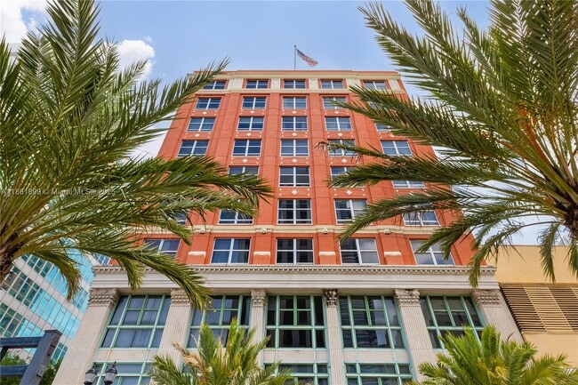 Building Photo - 111 E Flagler St