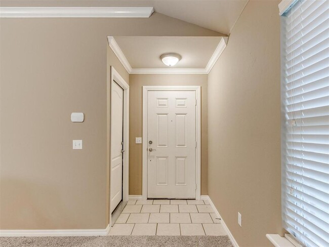 Building Photo - 608 Garrison Ln