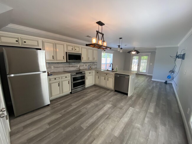 Building Photo - 31 Arbor Cove Dr