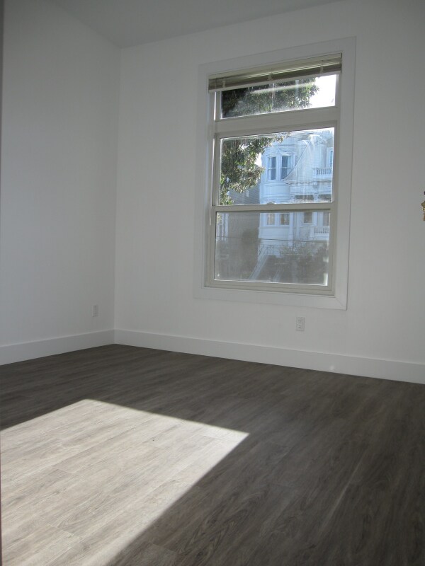 Primary Photo - 1050 Divisadero St