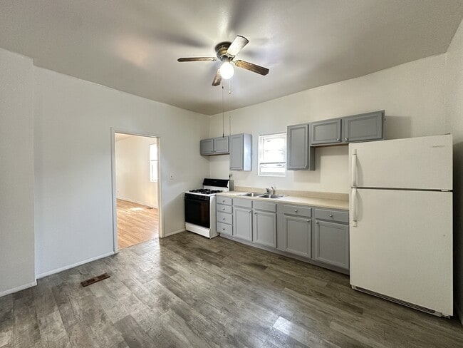 Building Photo - 1717 N Kimball Ave