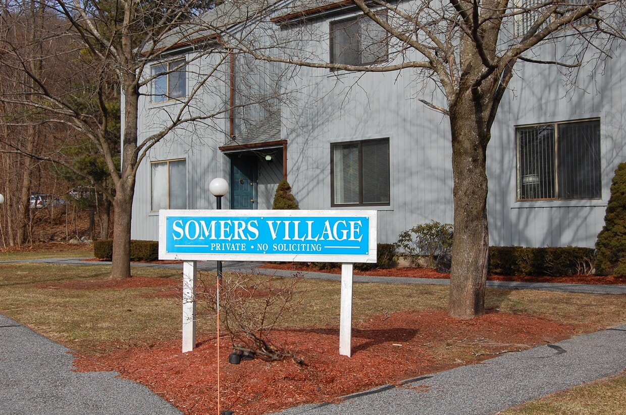Primary Photo - 19 Somers St