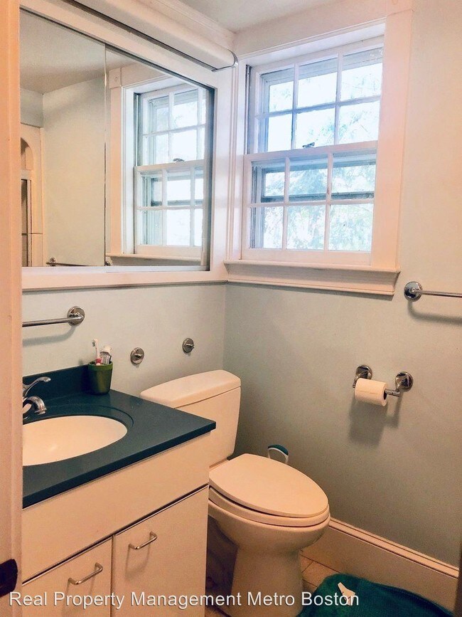 Building Photo - 3 br, 2 bath House - 277 Boston Post Road