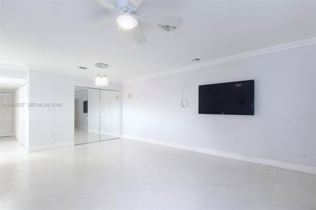Building Photo - 49 Majorca Ave