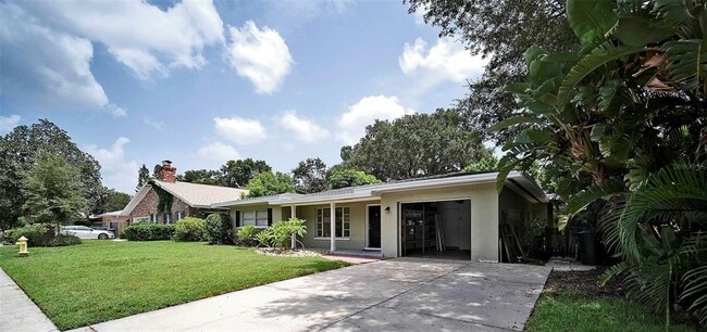 Building Photo - 1619 San Roy Dr