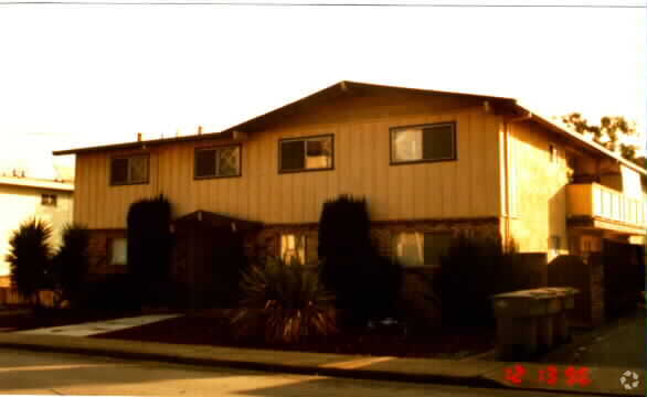 Building Photo - 487 Ortega Ave