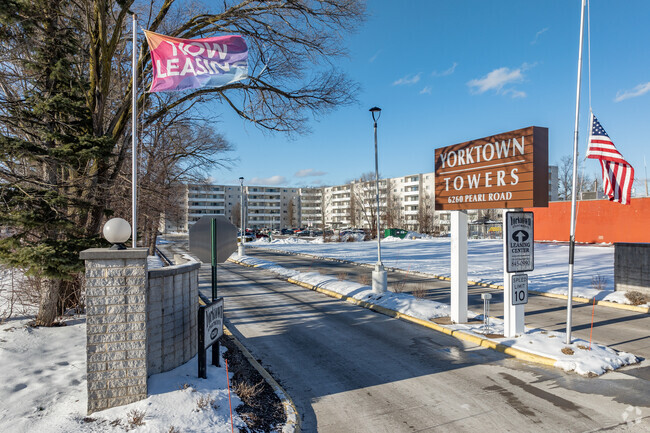 Signage - Yorktown Towers