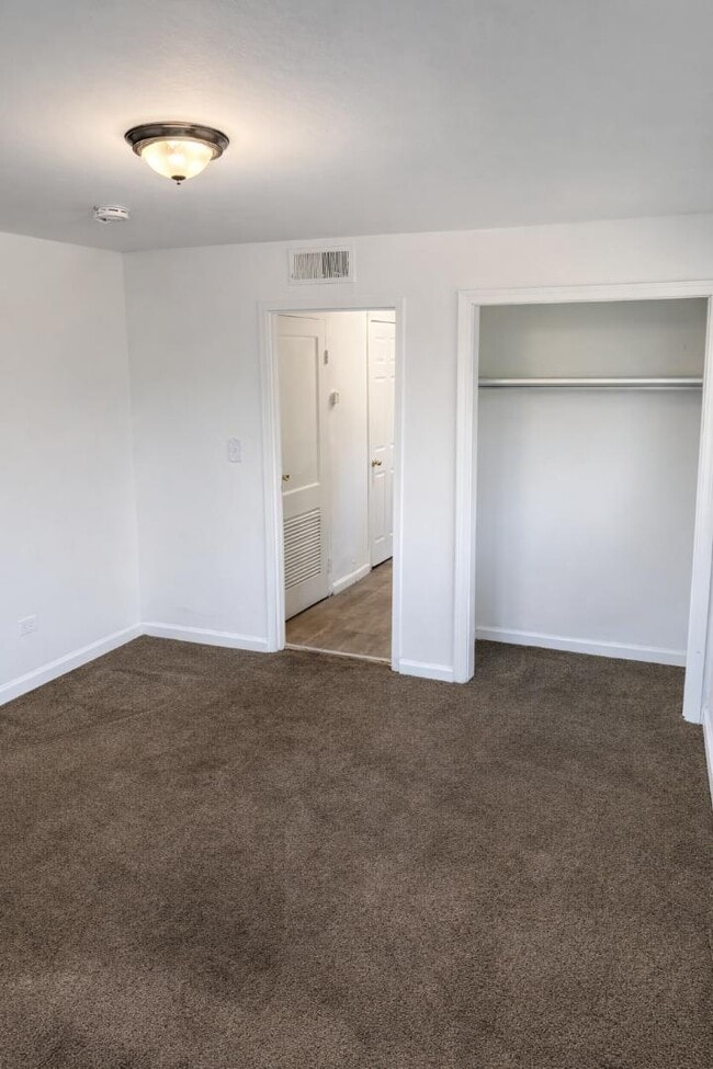 Foto del edificio - 255 Sunset Ave NW