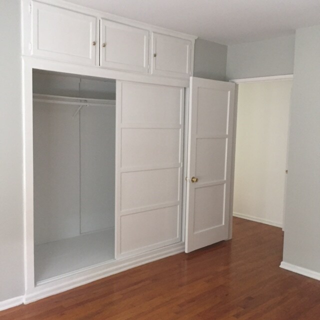 Building Photo - 4422 Clinton St