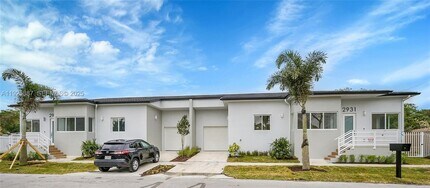 Building Photo - 2931 SW 12th Ave