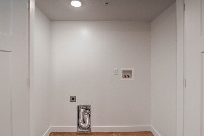 Foto del edificio - Gorgeous 2-Bed, 2-Bath Apartment in Provo....
