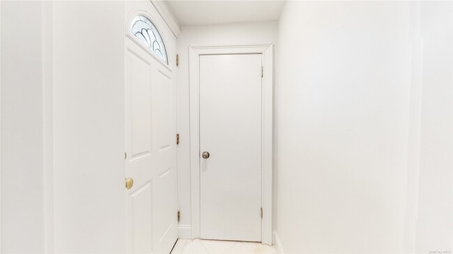 Building Photo - 1403 Troy Ave