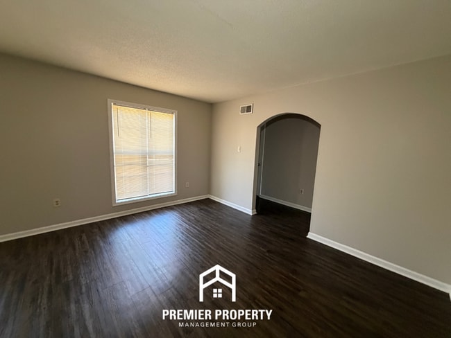 Building Photo - Spacious 3BR/2BA Home w/ Brick Fireplace, Deck & Fenced Yard