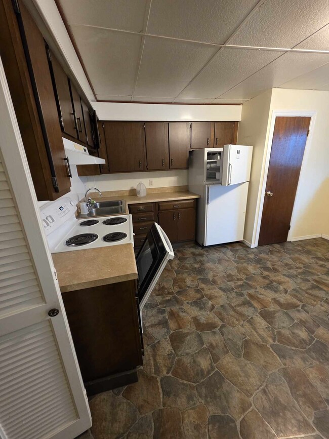 Building Photo - 253 Main St