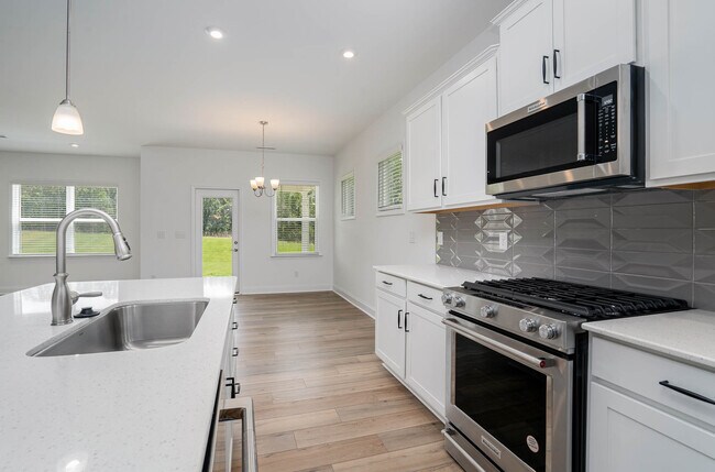 Foto del edificio - 19225 Yellow Birch Dr