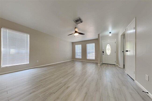Foto del edificio - 1715 Balsam Spruce Circle, Conroe, TX 7730...