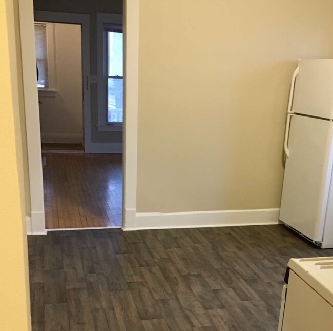 Foto del edificio - 2307 Blake Ave