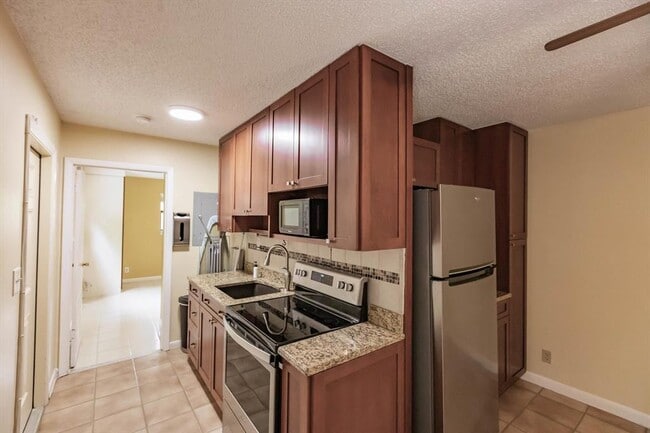 Foto del edificio - 1786 SW 22nd St