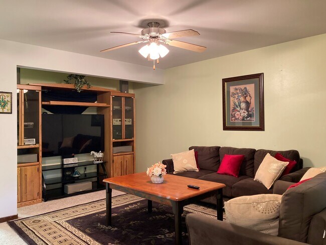 Foto del edificio - 435 Burdette Ct