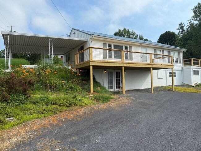 Foto del edificio - 3 Bedroom 2 Bathroom Home in Greeneville, TN