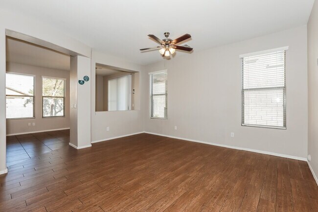 Building Photo - 3826 E Fairview St